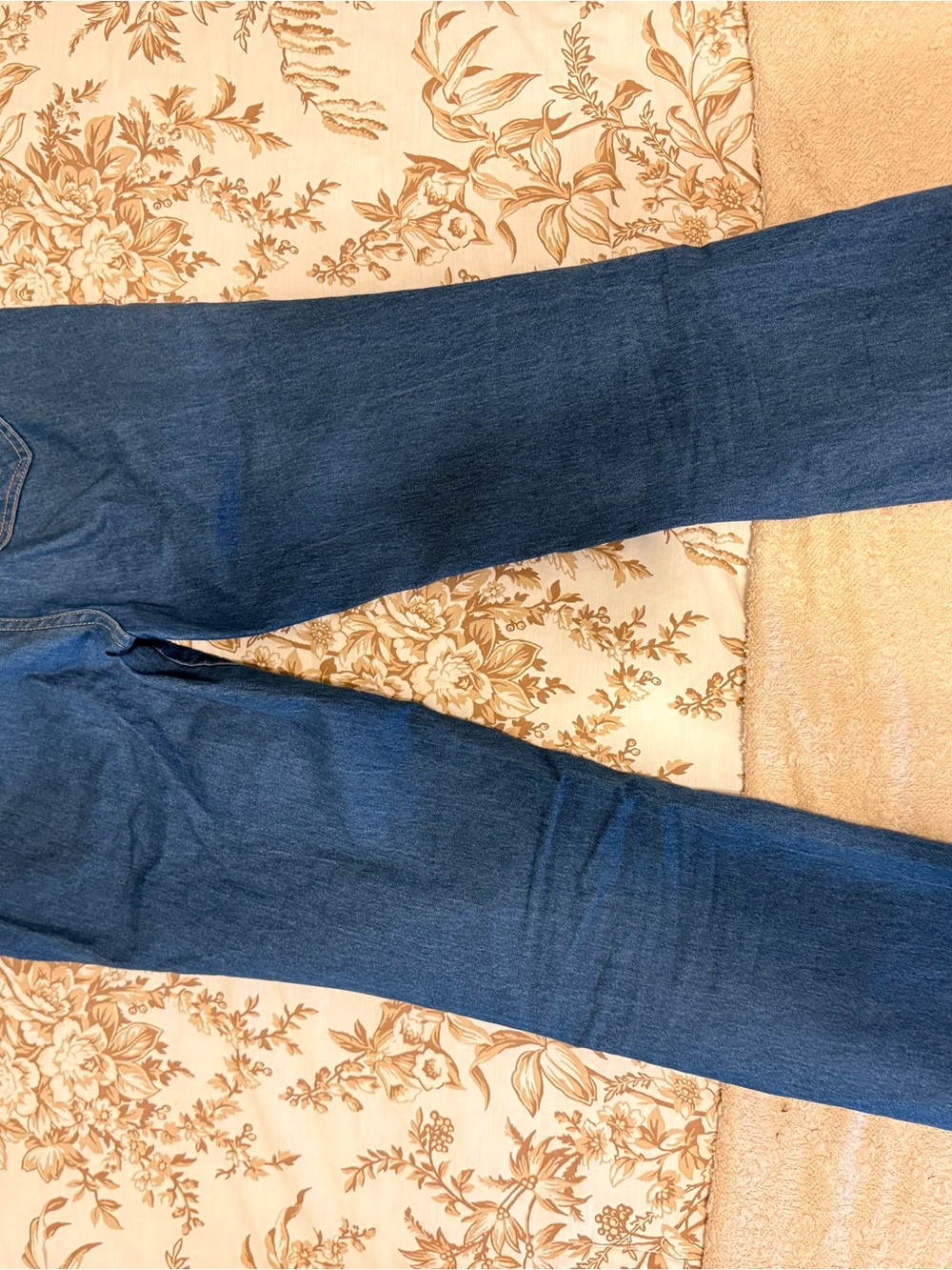 Fashion Nova High-Rise Blue Denim Jeans with White Side Pattern - Picture 6 of 7